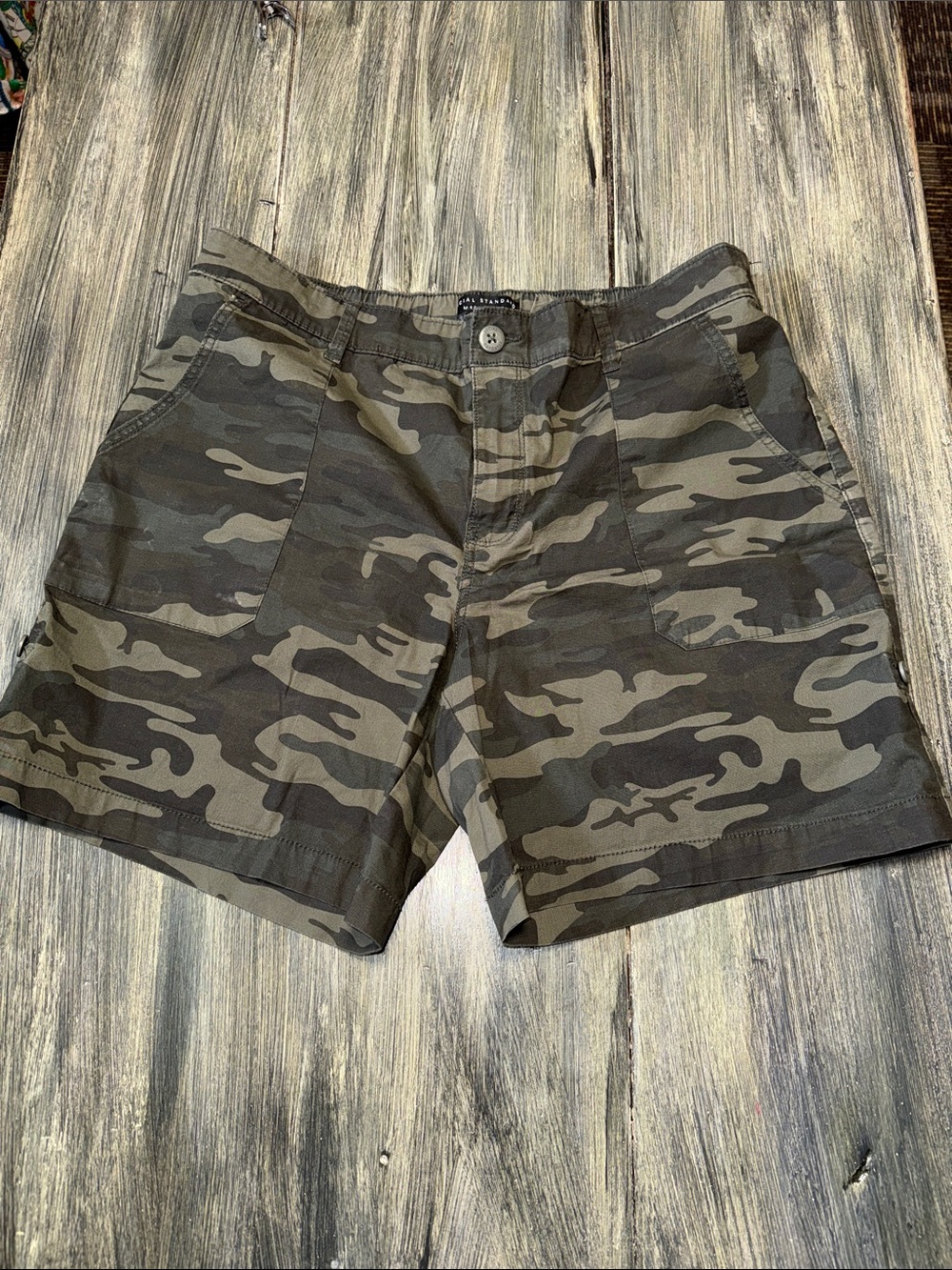 Sanctuary Women’s Camouflage Cargo Shorts - Olive/Khaki
